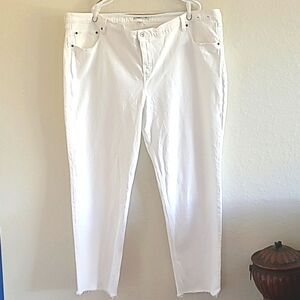 Abercrombie & Fitch White 90s Mid Rise Straight Curve Love Jeans 37/24L =3XL